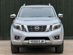 Nissan Navara 2.3 dCi Tekna Auto 4WD Euro 6 4dr at 5th