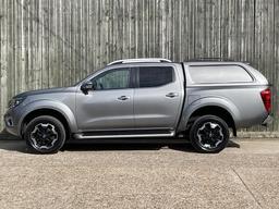 Nissan Navara 2.3 dCi Tekna 4WD Euro 6 (s/s) 4dr at 11th
