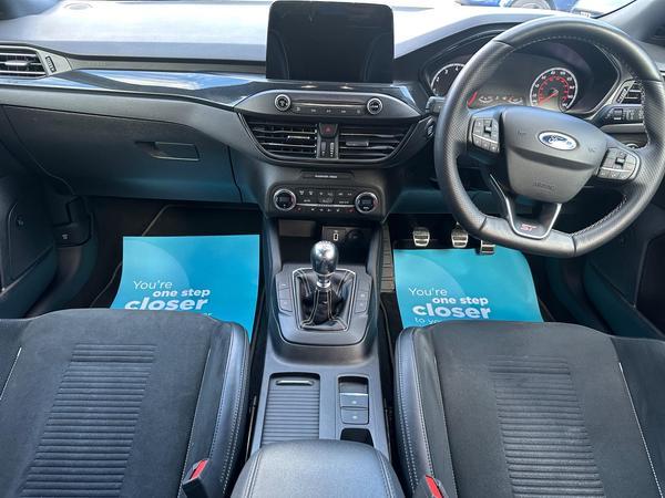 Ford Focus 2.3T EcoBoost ST Euro 6 (s/s) 5dr