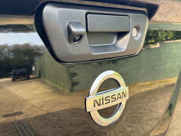 Nissan Navara 2.3 dCi N-Guard Auto 4WD Euro 6 4dr