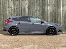 Ford Focus 2.0T EcoBoost ST-3 Euro 6 (s/s) 5dr at 6th
