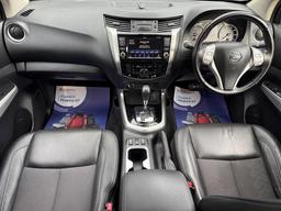 Nissan Navara 2.3 dCi N-Guard Auto 4WD Euro 6 4dr at 9th