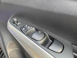 Nissan Navara 2.3 dCi Acenta+ 4WD Euro 6 (s/s) 4dr at 17th