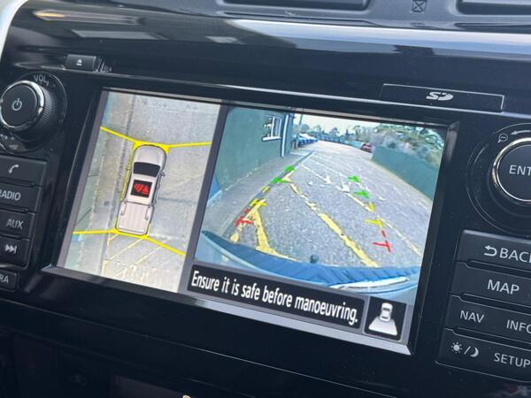 Nissan Navara 2.3 dCi Tekna Auto 4WD Euro 6 4dr