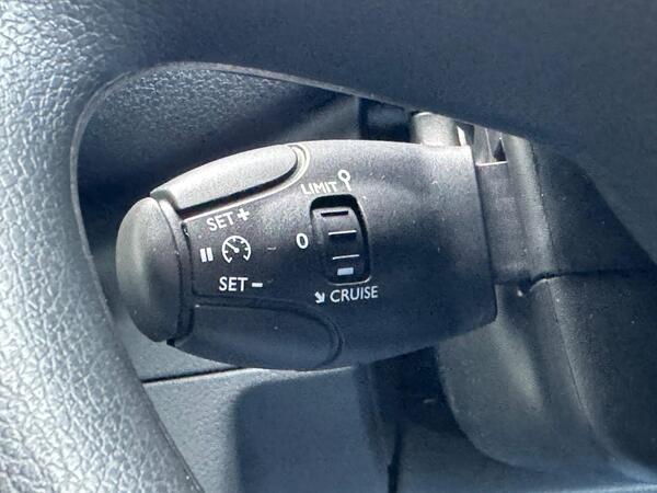 Peugeot Expert 2.0 BlueHDi 1400 Professional Premium Standard Panel Van MWB Euro 6 (s/s) 6dr