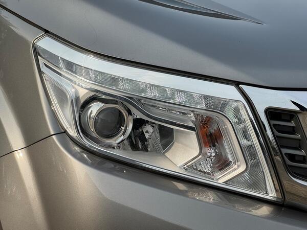 Nissan Navara 2.3 dCi Tekna Auto 4WD Euro 6 4dr