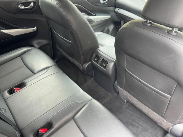 Nissan Navara 2.3 dCi N-Guard Auto 4WD Euro 6 4dr