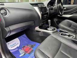 Nissan Navara 2.3 dCi Tekna Auto 4WD Euro 6 4dr at 16th