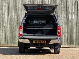 Nissan Navara 2.3 dCi Tekna Auto 4WD Euro 6 4dr at 15th