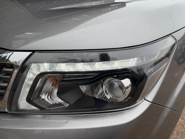 Nissan Navara 2.3 dCi Tekna Auto 4WD Euro 6 4dr