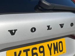 Volvo XC60 2.0 B5 MHEV R-Design Pro Auto Euro 6 (s/s) 5dr at 50th