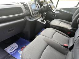 Renault Trafic 2.0 dCi ENERGY 30 Black Edition EDC LWB Standard Roof Euro 6 (s/s) 5dr at 45th