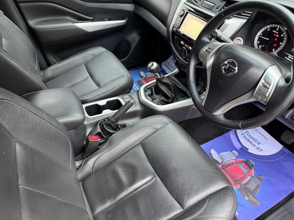 Nissan Navara 2.3 dCi Tekna 4WD Euro 6 (s/s) 4dr