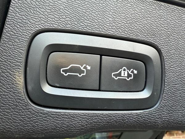 Volvo XC60 2.0 D4 R-Design Auto Euro 6 (s/s) 5dr