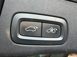 Volvo XC60 2.0 D4 R-Design Auto Euro 6 (s/s) 5dr at 35th