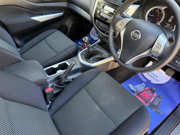 Nissan Navara 2.3 dCi Acenta 4WD Euro 6 (s/s) 4dr