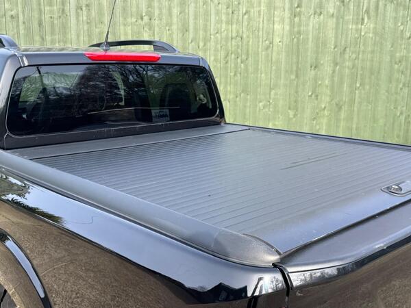 Nissan Navara 2.3 dCi N-Guard Auto 4WD Euro 6 4dr