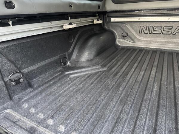 Nissan Navara 2.3 dCi N-Guard Auto 4WD Euro 6 4dr