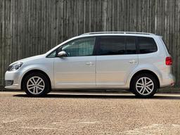 Volkswagen Touran 1.6 TDI SE Euro 5 5dr at 13th