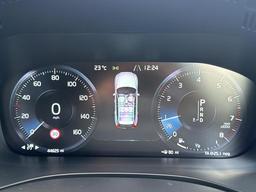 Volvo XC60 2.0 T5 R-Design Auto AWD Euro 6 (s/s) 5dr at 11th