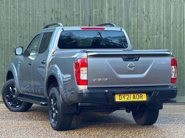 Nissan Navara 2.3 dCi N-Guard Auto 4WD Euro 6 4dr