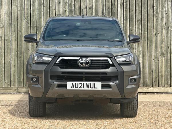 Toyota Hilux 2.8 D-4D Invincible X 4WD Euro 6 (s/s) 4dr