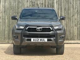Toyota Hilux 2.8 D-4D Invincible X 4WD Euro 6 (s/s) 4dr at 8th