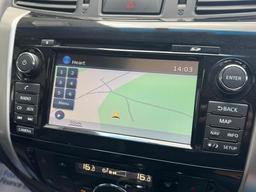 Nissan Navara 2.3 dCi Tekna 4WD Euro 5 4dr at 6th