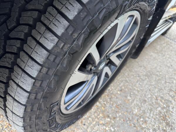 Nissan Navara 2.3 dCi Tekna Auto 4WD Euro 6 4dr