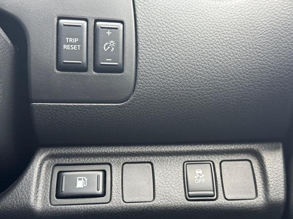 Nissan Navara 2.3 dCi N-Guard Auto 4WD Euro 6 4dr