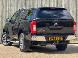 Nissan Navara 2.3 dCi Tekna 4WD Euro 5 4dr at 15th