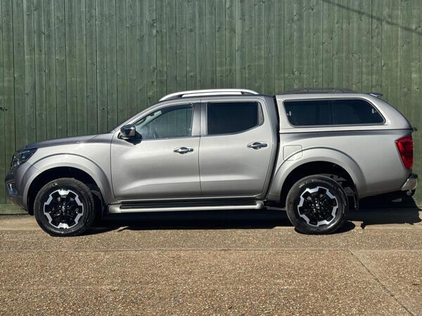 Nissan Navara 2.3 dCi Tekna 4WD Euro 6 (s/s) 4dr