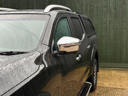 Nissan Navara 2.3 dCi Tekna 4WD Euro 6 (s/s) 4dr at 37th