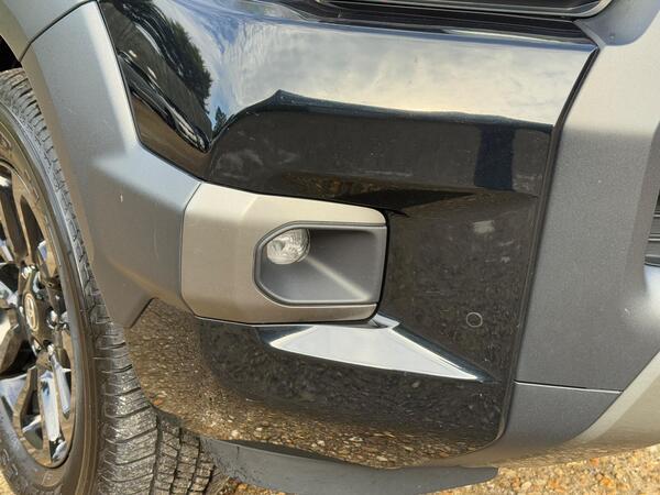 Toyota Hilux 2.8 D-4D Invincible X Auto 4WD Euro 6 (s/s) 4dr