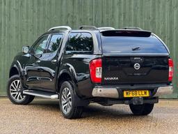 Nissan Navara 2.3 dCi Tekna Auto 4WD Euro 6 4dr at 9th