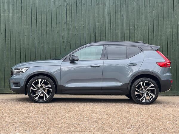 Volvo XC40 2.0 B4 MHEV R-Design Pro Auto Euro 6 (s/s) 5dr