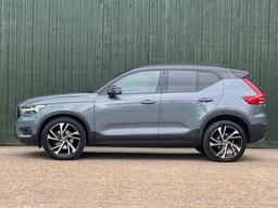 Volvo XC40 2.0 B4 MHEV R-Design Pro Auto Euro 6 (s/s) 5dr at 17th