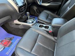 Nissan Navara 2.3 dCi Tekna Auto 4WD Euro 6 4dr at 11th