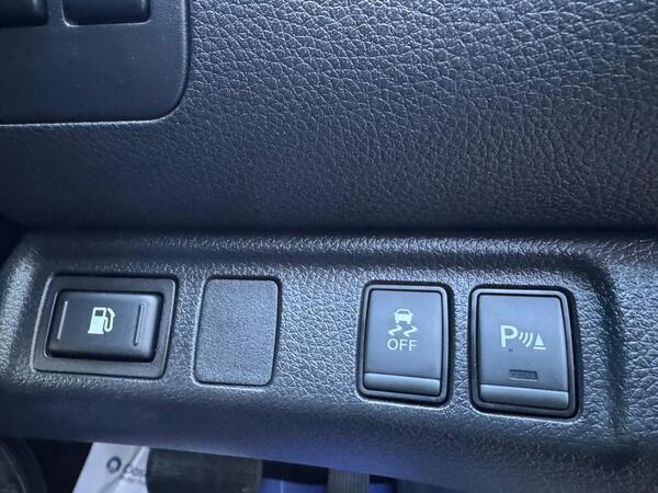 Nissan Navara 2.3 dCi Tekna Auto 4WD Euro 6 4dr