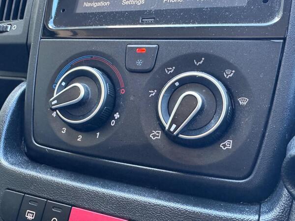 Peugeot Boxer 2.2 BlueHDi 335 Professional Premium + L2 H2 Euro 6 (s/s) 5dr