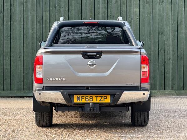 Nissan Navara 2.3 dCi Tekna Auto 4WD Euro 6 4dr