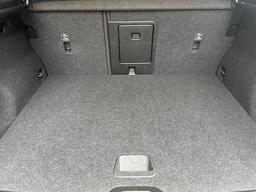 Volvo XC40 2.0 B4 MHEV R-Design Pro Auto Euro 6 (s/s) 5dr at 38th