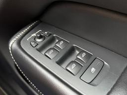 Volvo XC60 2.0 T5 R-Design Auto AWD Euro 6 (s/s) 5dr at 29th