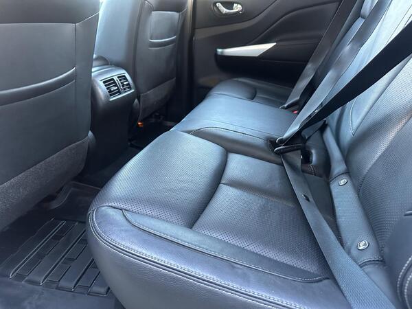 Nissan Navara 2.3 dCi Tekna 4WD Euro 6 (s/s) 4dr