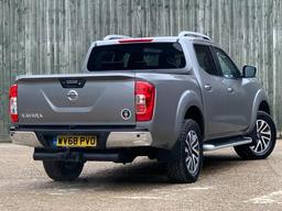 Nissan Navara 2.3 dCi Tekna 4WD Euro 6 (s/s) 4dr at 18th