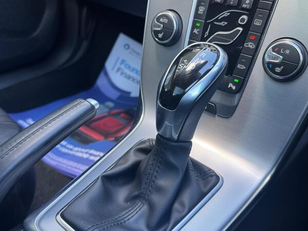Volvo V40 Cross Country 1.5 T3 Pro Auto Euro 6 (s/s) 5dr