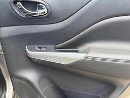 Nissan Navara 2.3 dCi Tekna Auto 4WD Euro 6 4dr at 46th