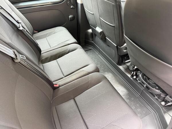 Renault Trafic 2.0 dCi Blue LL30 Sport Crew Van L2 H1 Euro 6 (s/s) 6dr