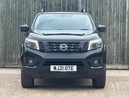 Nissan Navara 2.3 dCi N-Guard 4WD Euro 6 (s/s) 4dr at 8th