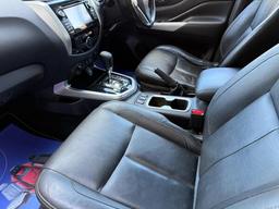 Nissan Navara 2.3 dCi Tekna Auto 4WD Euro 6 4dr at 10th